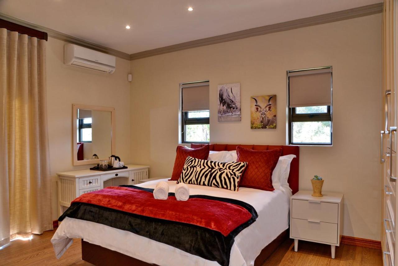 Kameeldrift Waterfront Estate & Resort Brits Bagian luar foto