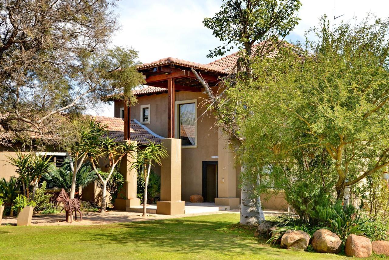 Kameeldrift Waterfront Estate & Resort Brits Bagian luar foto