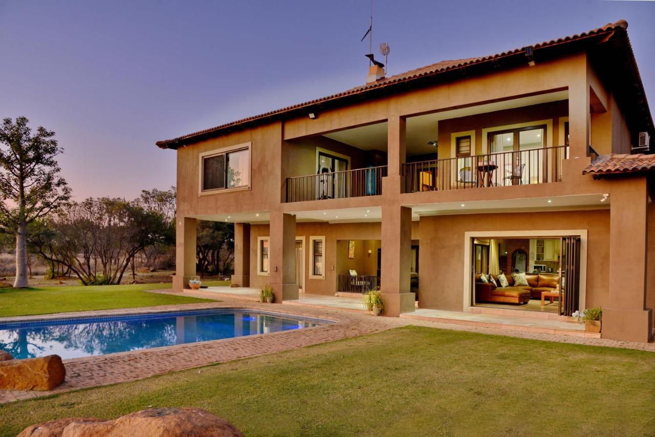 Kameeldrift Waterfront Estate & Resort Brits Bagian luar foto